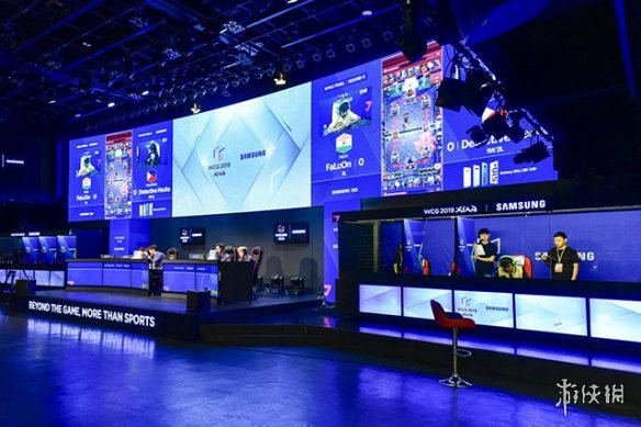 更是对足球 更是对足球